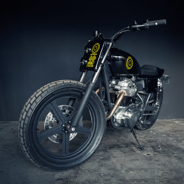 MonoMonkee: A stripped-down Kawasaki W650 dirt tracker from the Wrenchmonkees