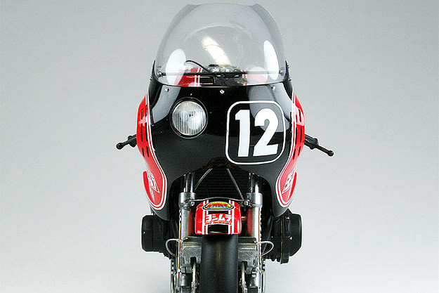 Yoshimura GS1000R scale model motorcycle