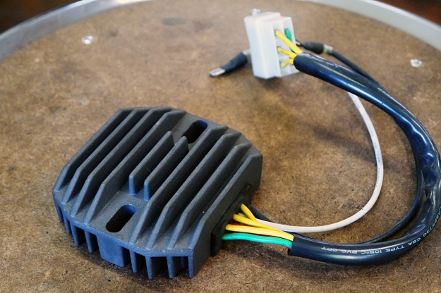 Motorcycle wiring: the regulator/rectifier.