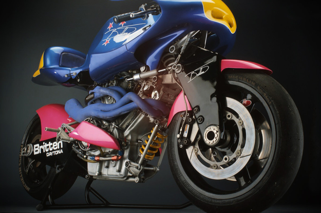 The radical suspension of the Britten V1000 motorcycle