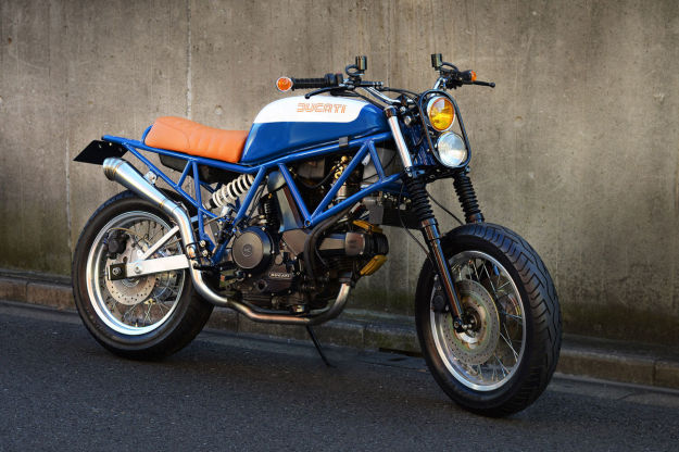 The Japanese workshop Speedtractor has turned the Ducati 750 Sport into a Scrambler.