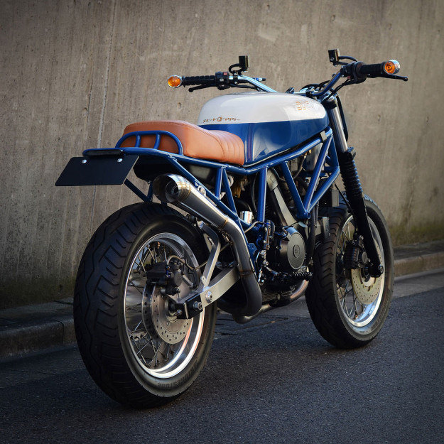 The Japanese workshop Speedtractor has turned the Ducati 750 Sport into a Scrambler.