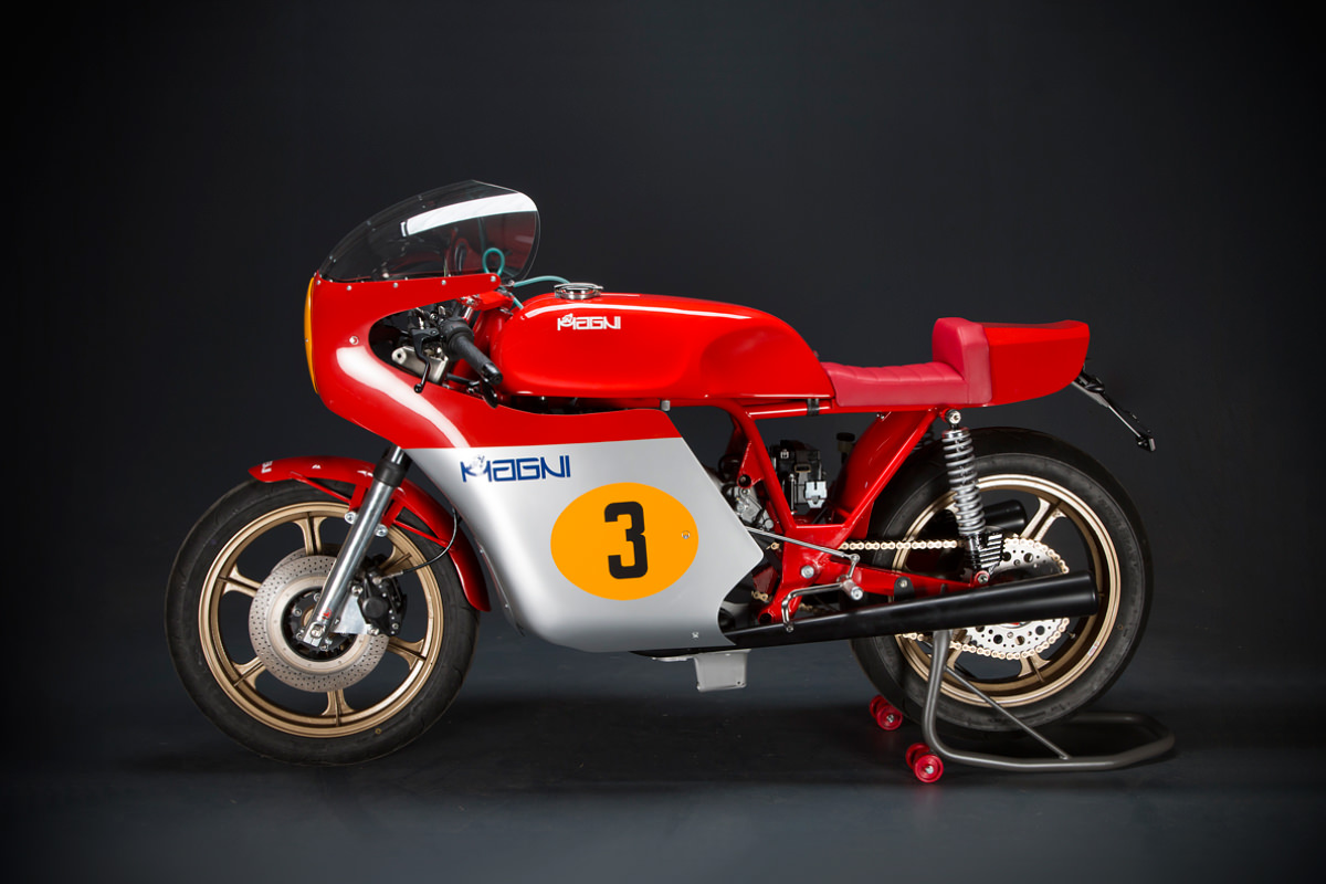 The Magni Filo Rossi: a classic GP replica racer powered by an MV Agusta Brutale 800 engine.