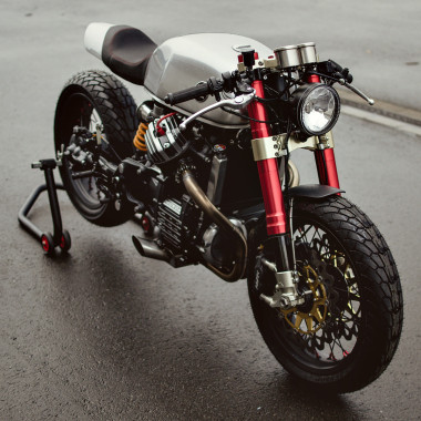 Ready To Race: Sacha Lakic's Cx500 Cafe Racer 