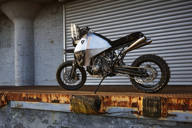 Is it possible to make the KTM 950 SE even more awesome? Yes, by adding a 2-wheel drive system.