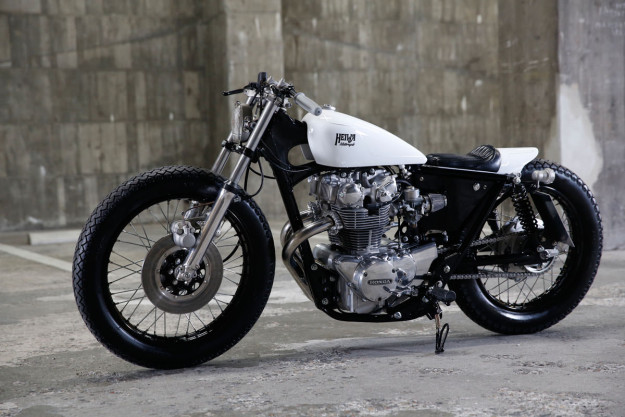 Clean aesthetics and uncompromising craftsmanship: a custom Honda CB500t by Heiwa.