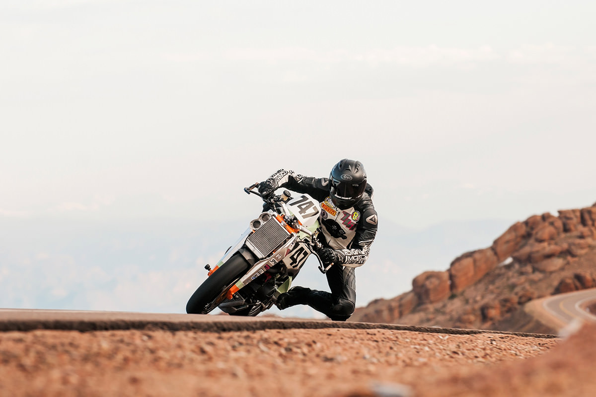 Ōishi Yoshio: the Ronin motorcycle that conquered Pikes Peak.