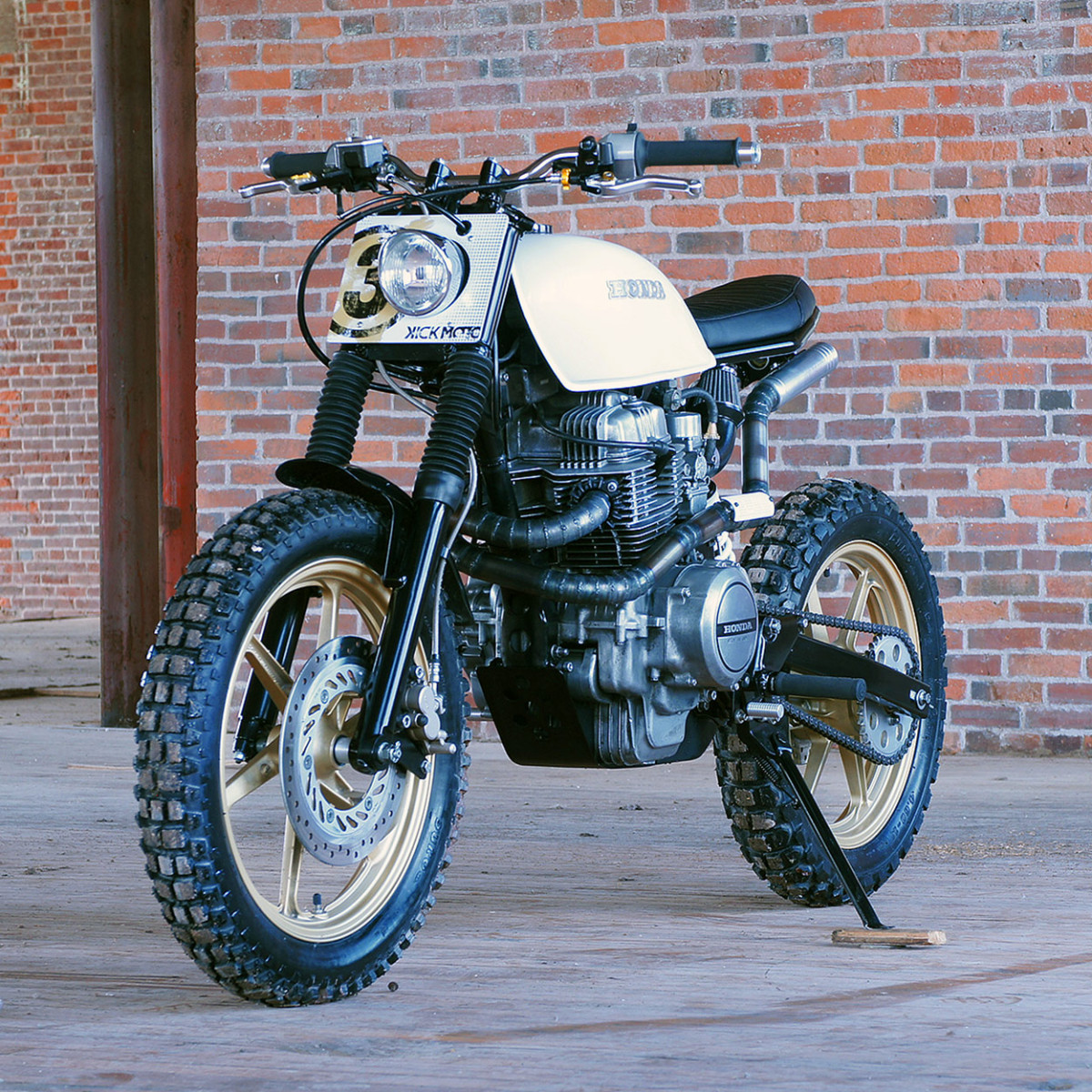 Turning the Honda CM400 Into An Urban Assault Machine | Bike EXIF