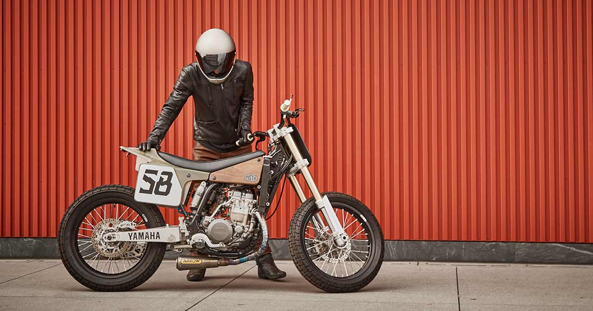 A Yamaha WR400F tracker inspired by the Eames Lounge Chair