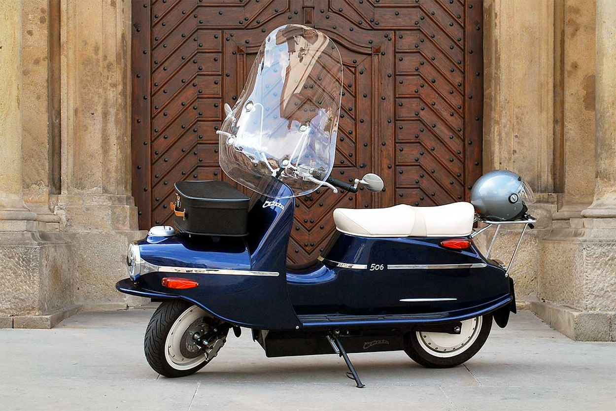 The Čezeta 506 electric scooter
