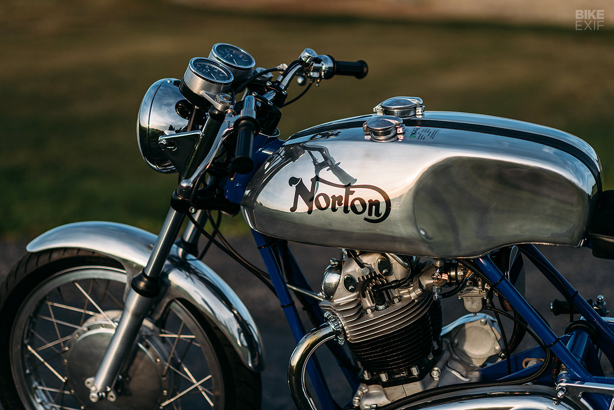 1971 Norton Commando 750 classic motorcycle restored by Retrospeed