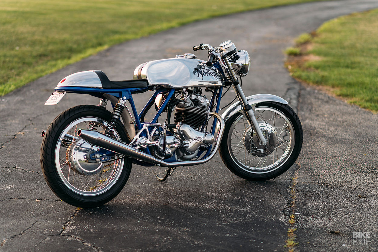 1971 Norton Commando 750 classic motorcycle restored by Retrospeed
