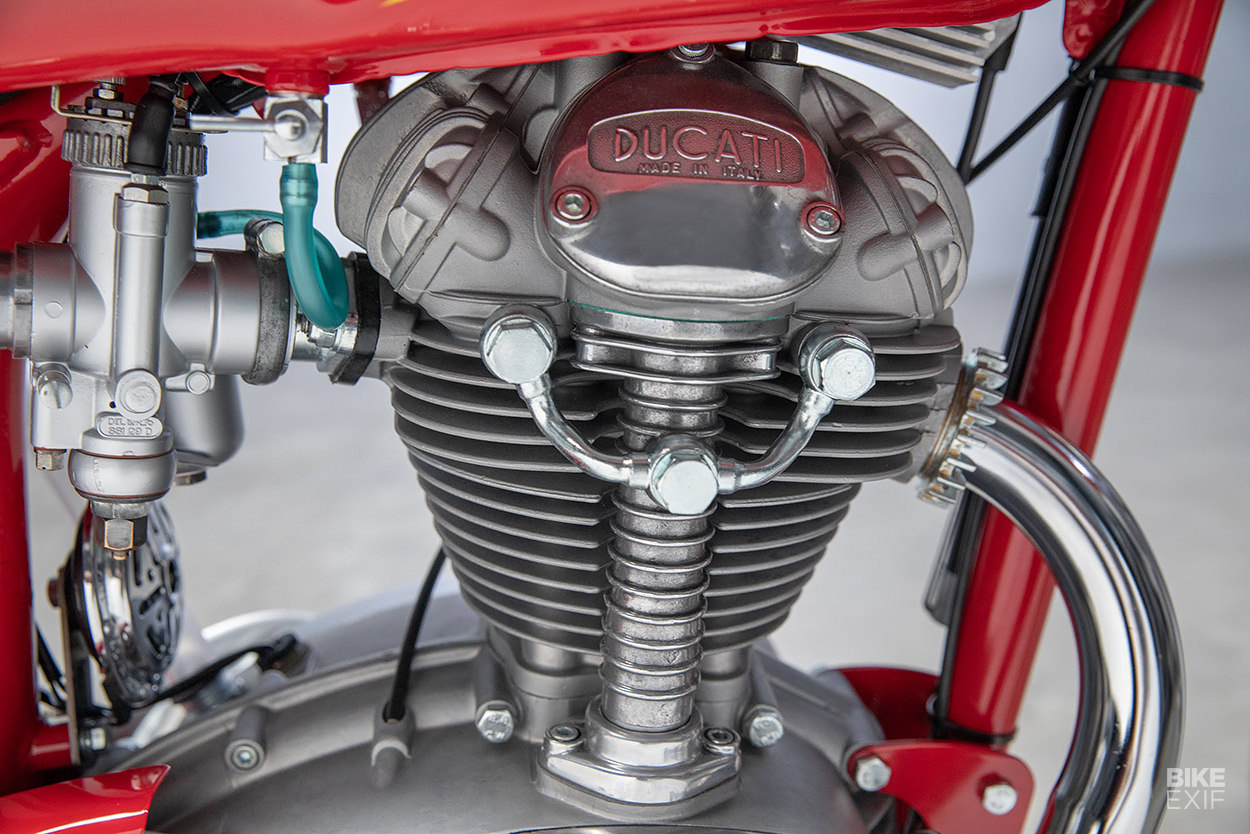 Vintage Ducati 250: A Mach 1 restored by Back To Classics