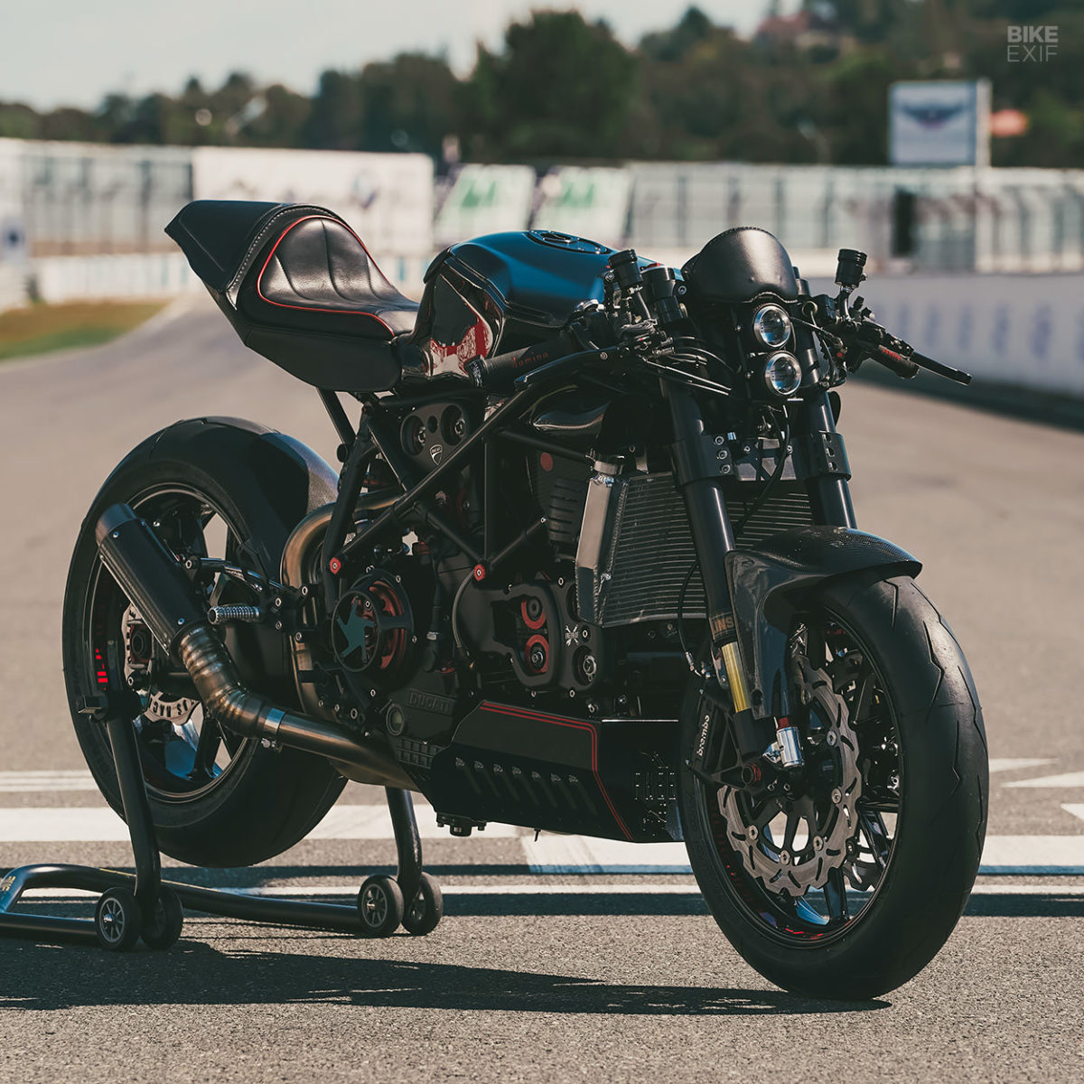 Dark art: A stripped-back Ducati 999 from Freeride Motos | Bike EXIF