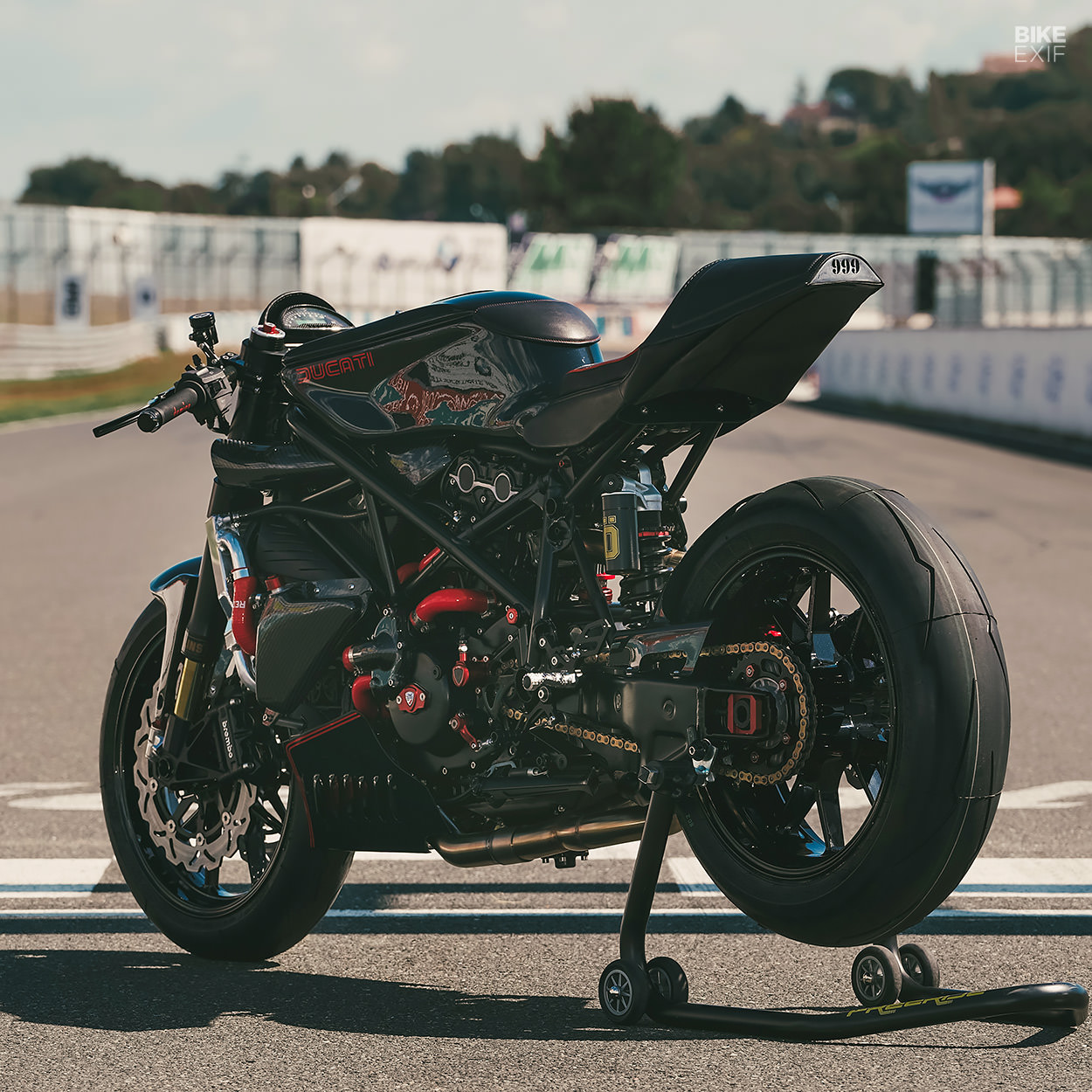 Ducati 999 cafe racer by Freeride Motos