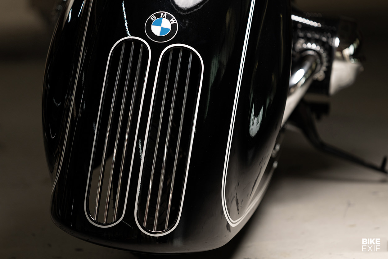 Custom BMW R18: Spirit Of Passion
