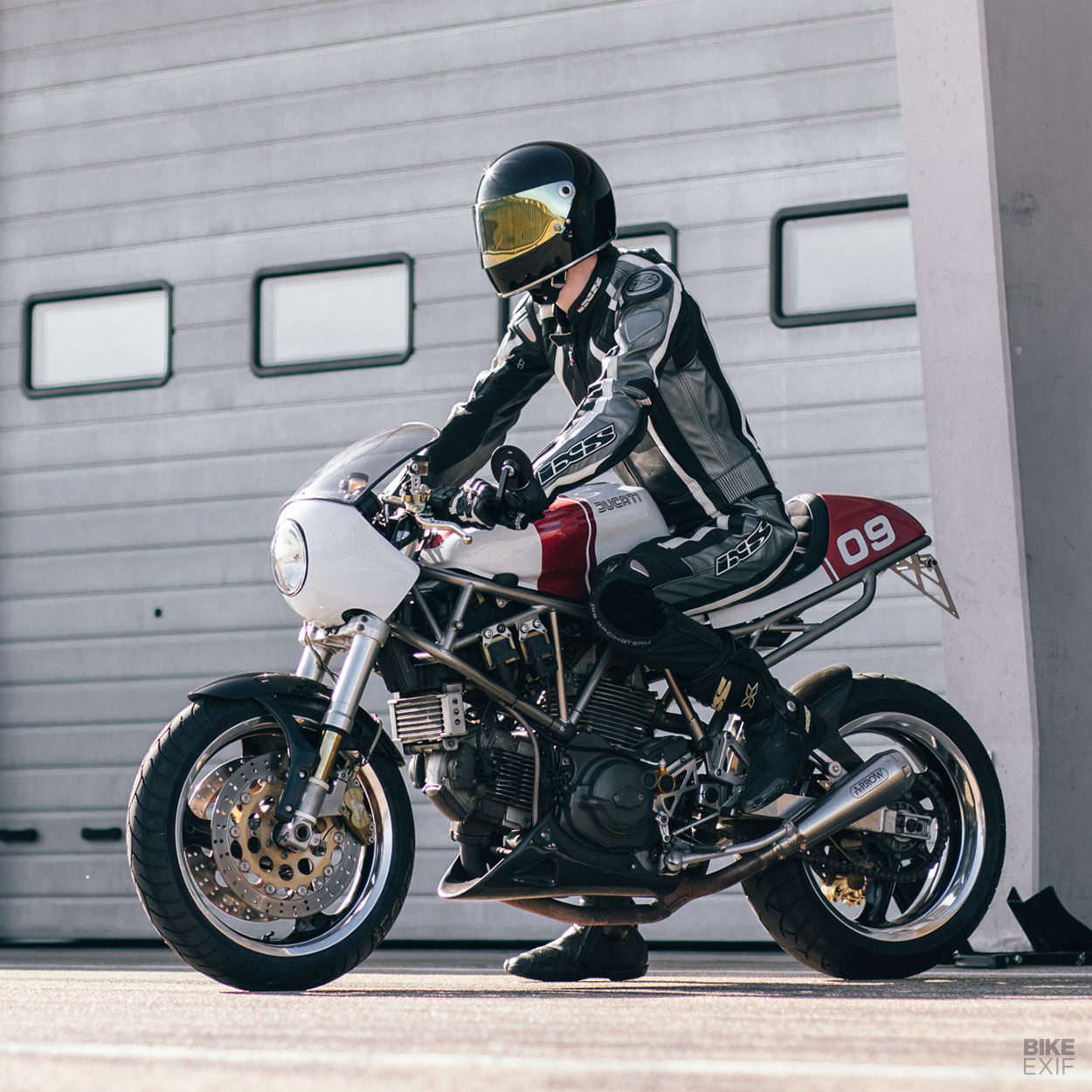 Ducati 750 Supersport cafe racer de Kaspeed