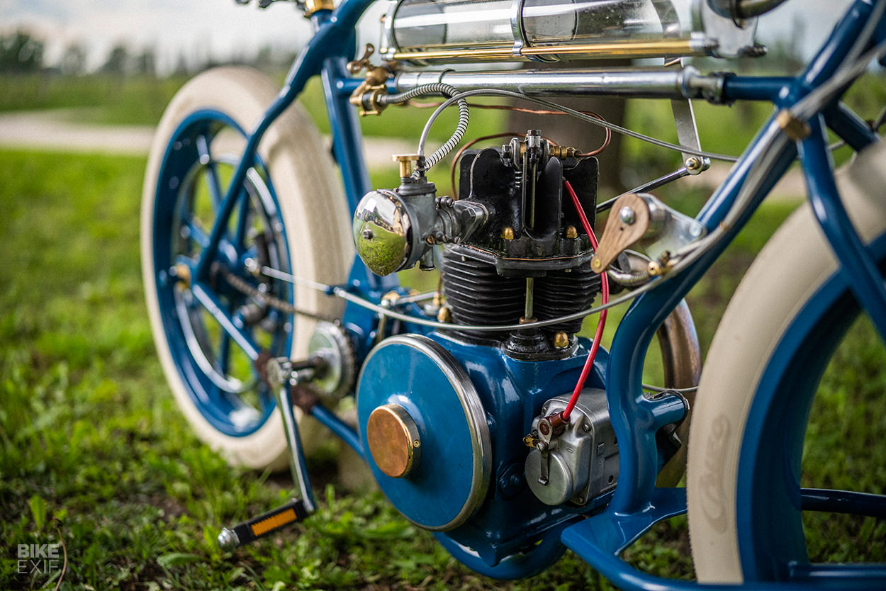 Hand built vintage-style motorcycle by Plasma Custom