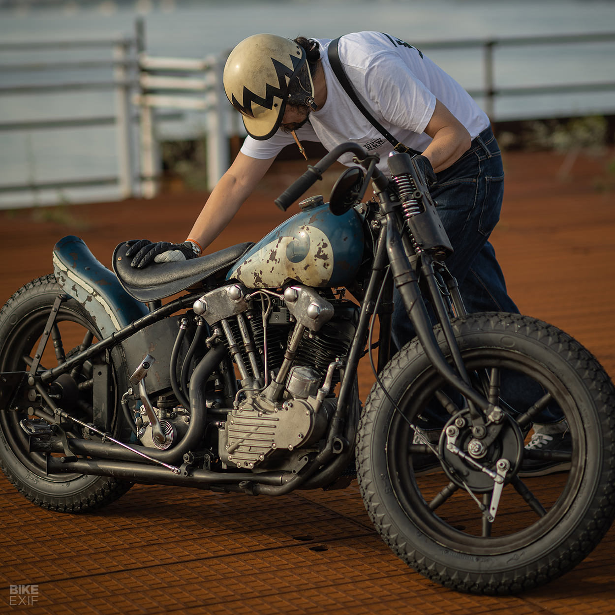 Optical Illusion: CW Zon's twin-carb Knucklehead racer | Bike EXIF