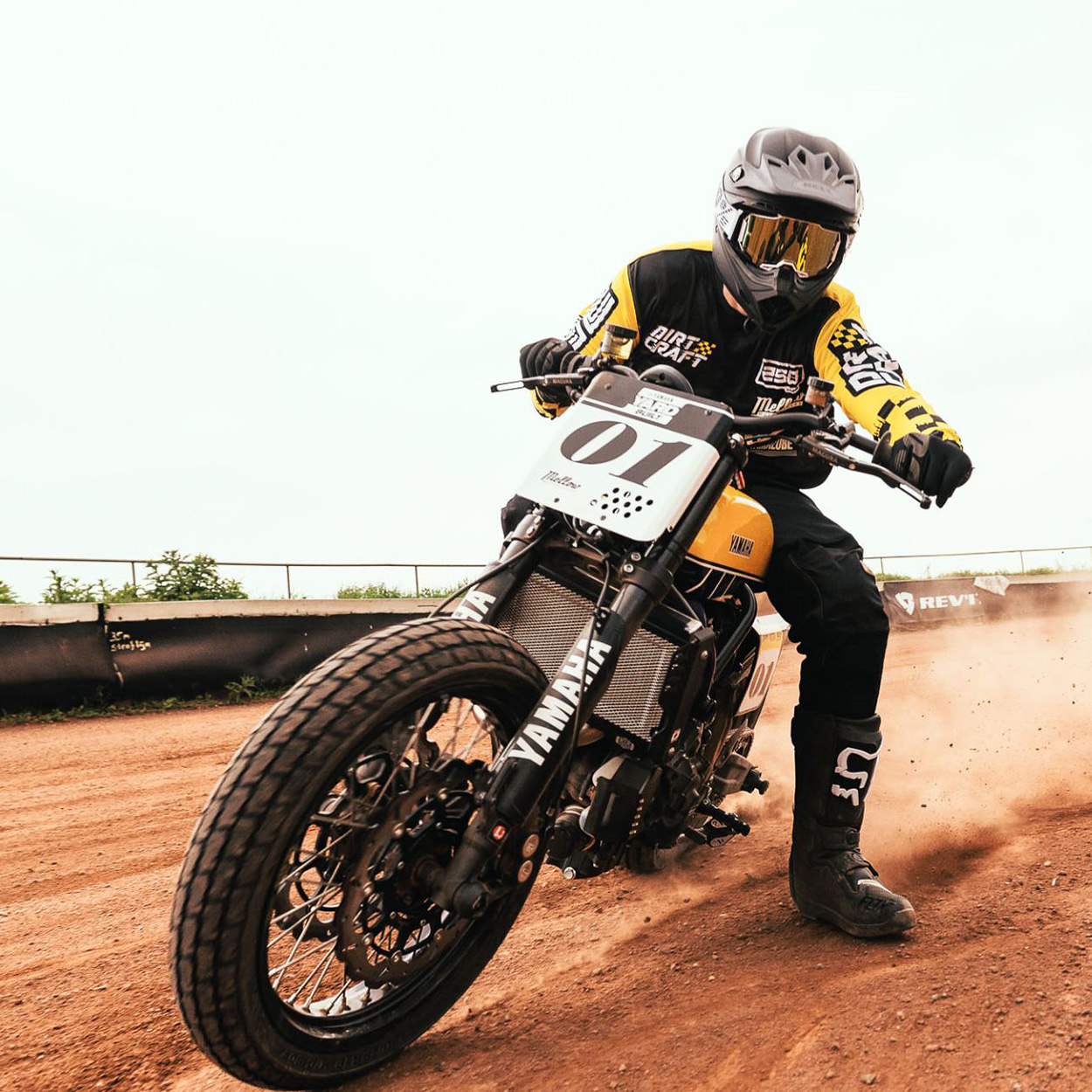Yamaha XSR700 flat tracker by Mellow Motorcycles