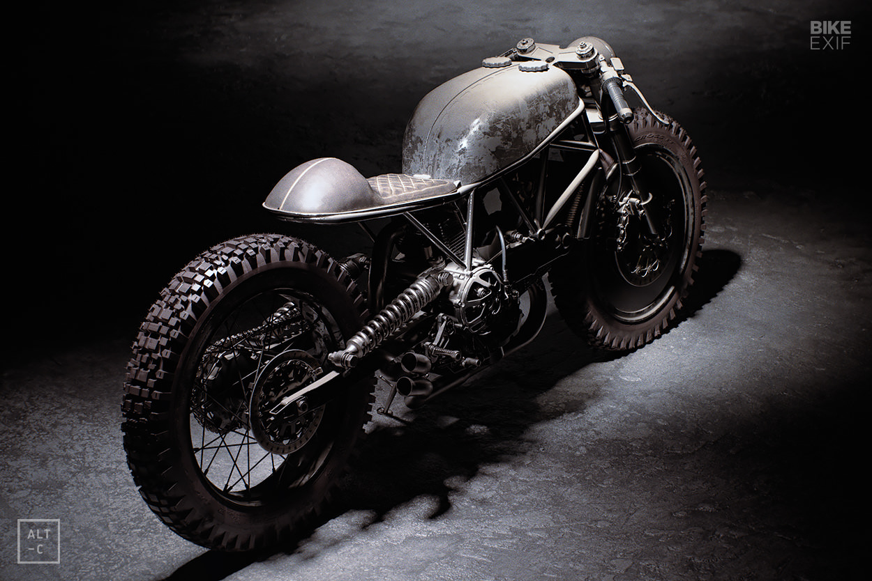 The Batman motorcycle design by Ash Thorp