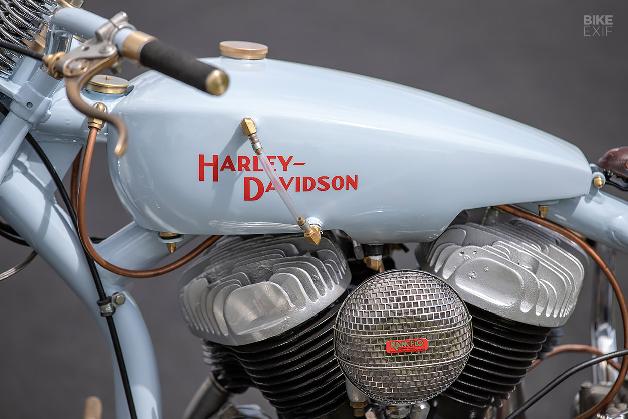 Round Stainless Steel Oil Tank for Custom Motorcycles/Harley Chopper Bobber 