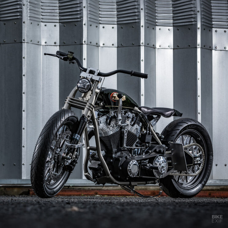 Custom Harley Dyna Super Glide par SureShot