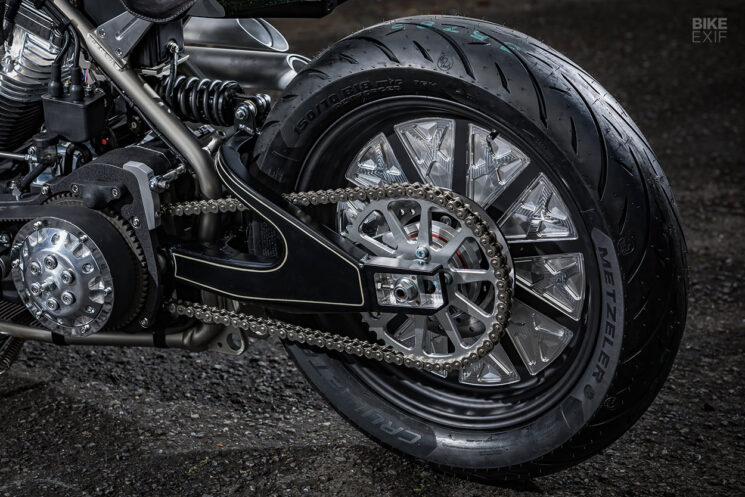 Custom Harley Dyna Super Glide par SureShot