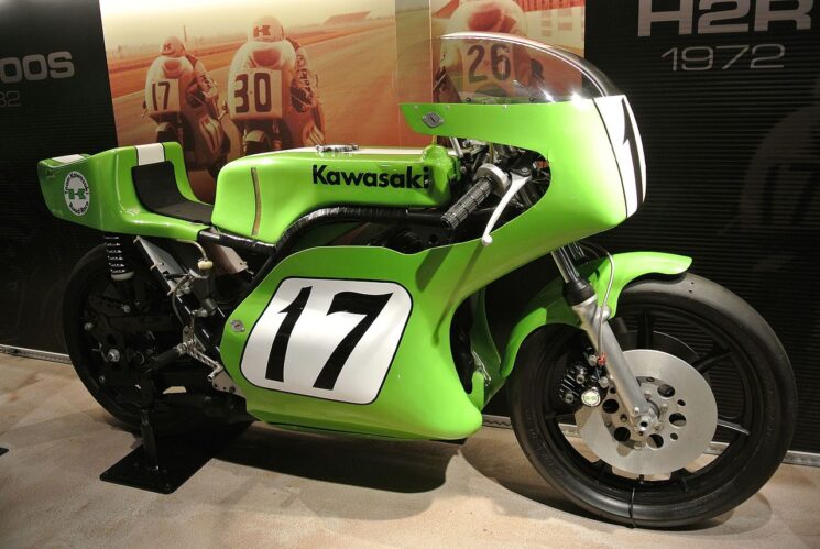 Kawasaki H2R racer. 1972 Kawasaki H2R, Rainmaker 47, https://commons.wikimedia.org/wiki/File:1972_Kawasaki_H2R_KGTW.jpg#/media/File:1972_Kawasaki_H2R_KGTW.jpg