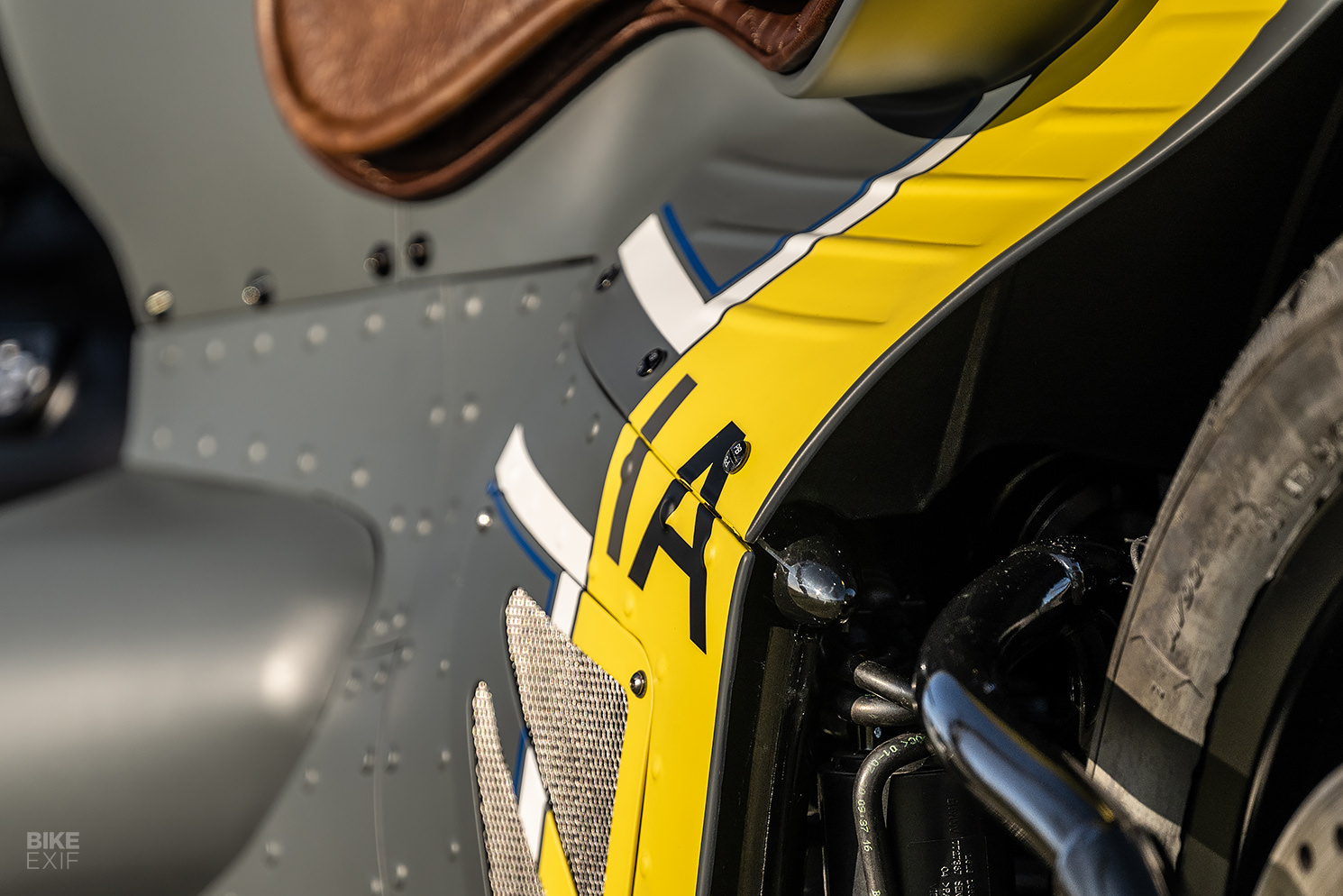 This customised BMW Motorrad R 18 is inspired from an aircraft