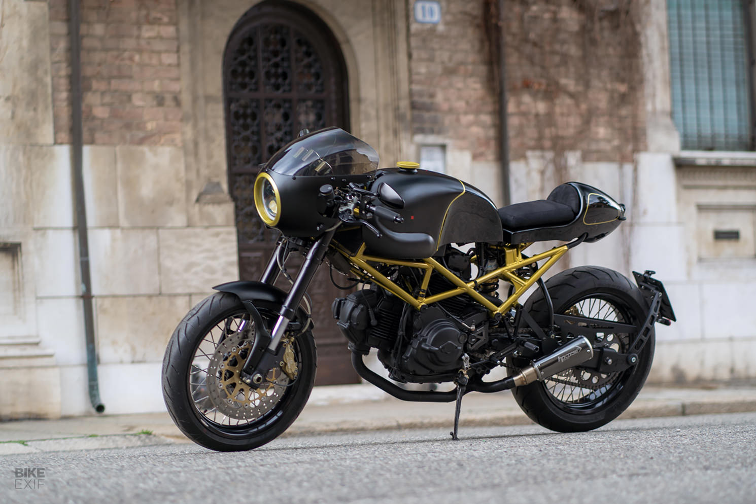 Ducati Monster 600 café racer by Officine GP Design