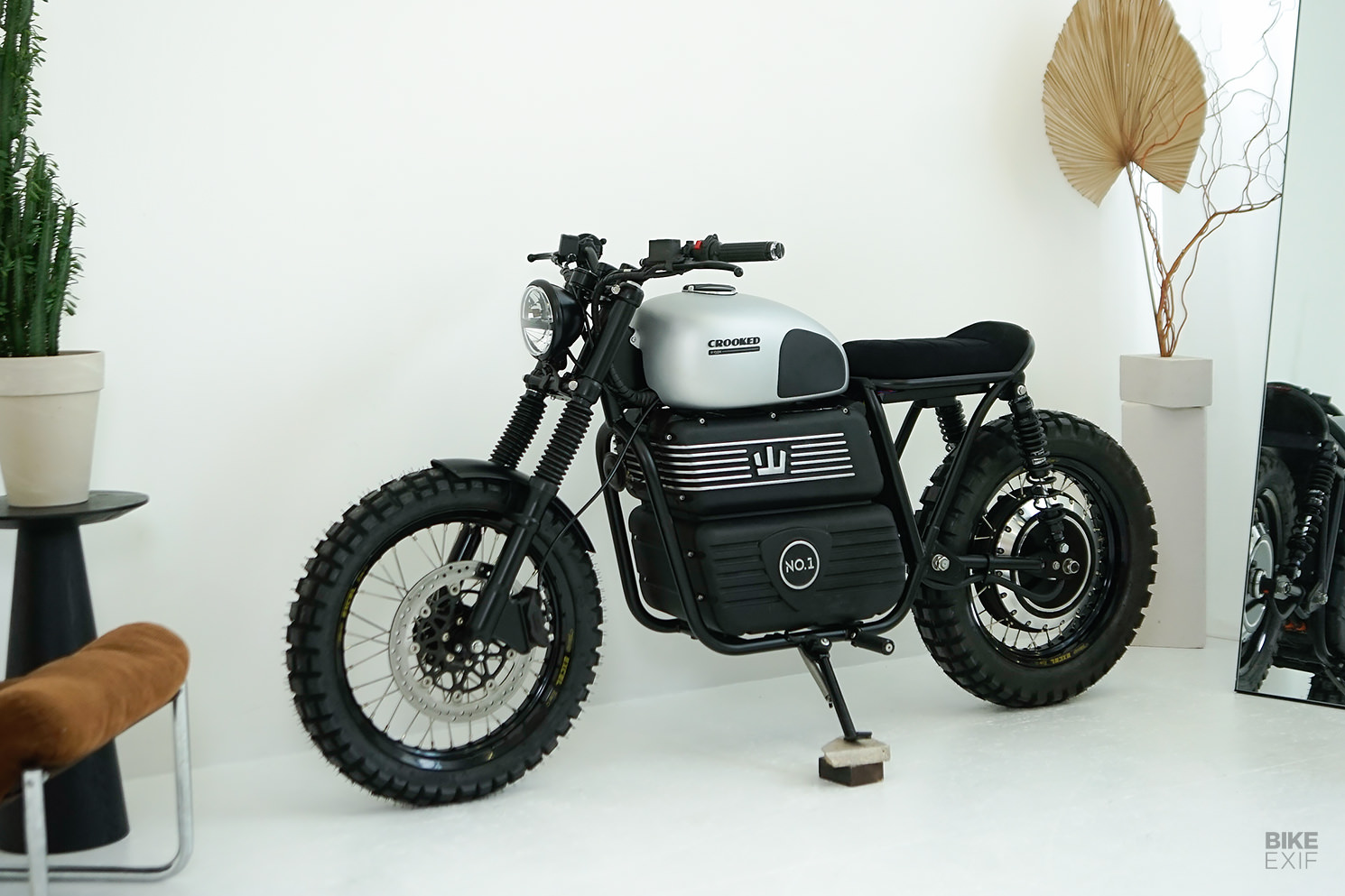 Custom electric scrambler by Crooked Motorcycles
