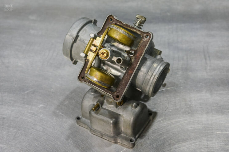 Rebuilding a Mikuni round slide carburetor