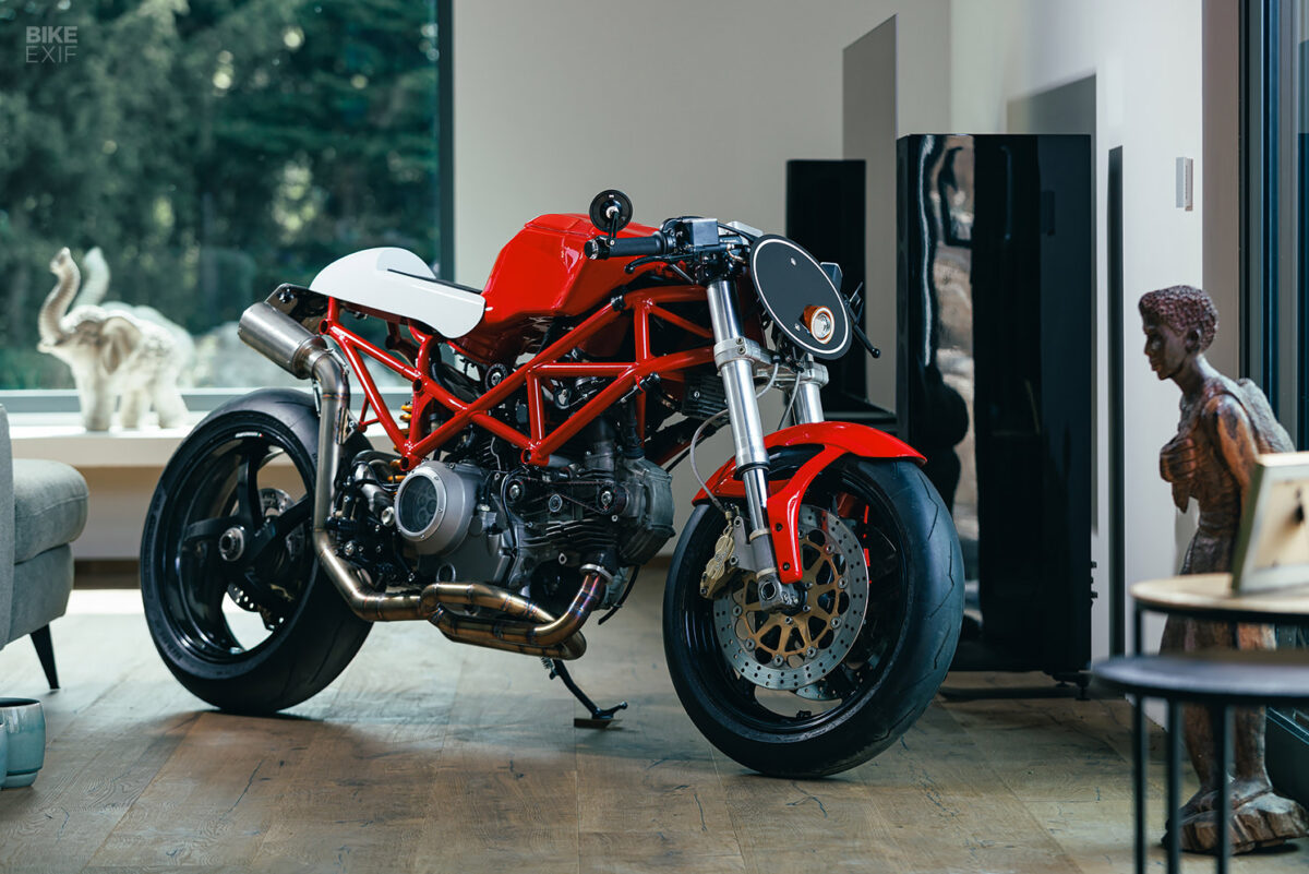 Red Angel: An extra lean Ducati Monster 620 from Prague | Bike EXIF