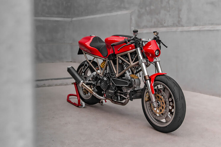 Custom Ducati 900SS by Emmanuel Dietrich