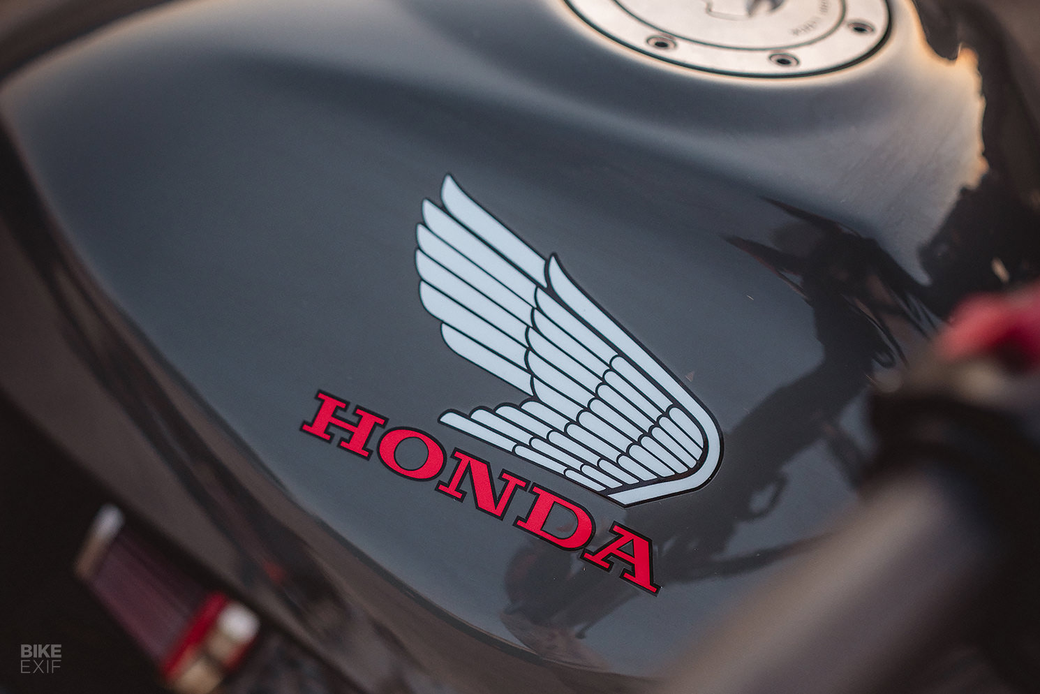 Take Flight: A custom Honda Hornet by Italy's Francis Von Tuto