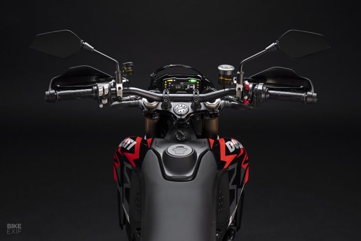 Ducati Hypermotard 698 Mono supermoto