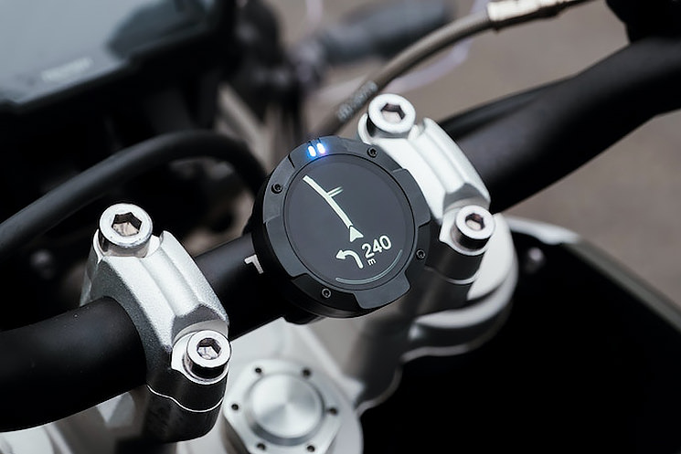 Beeline Moto II motorcycle navigation system