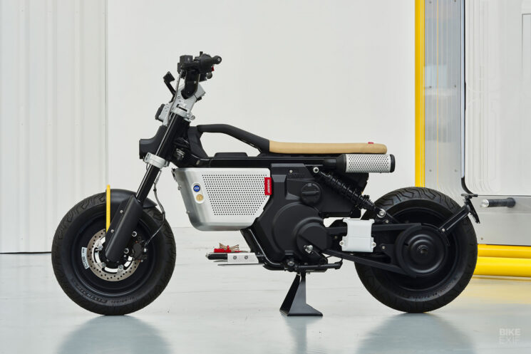 Custom BMW CE 02 electric bike by Vagabund Moto