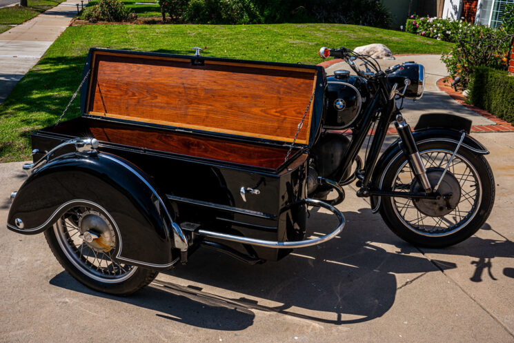 1965 BMW R60/2 with Steib cargo box