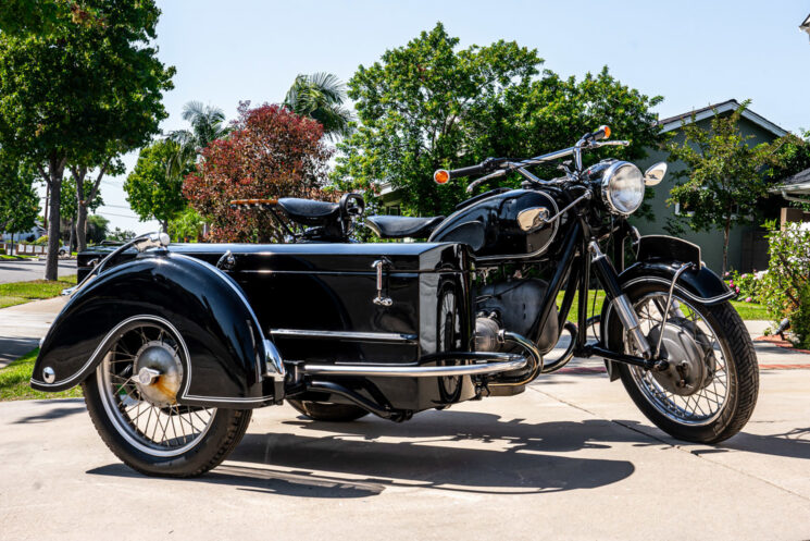 1965 BMW R60/2 with a Steib transport sidecar