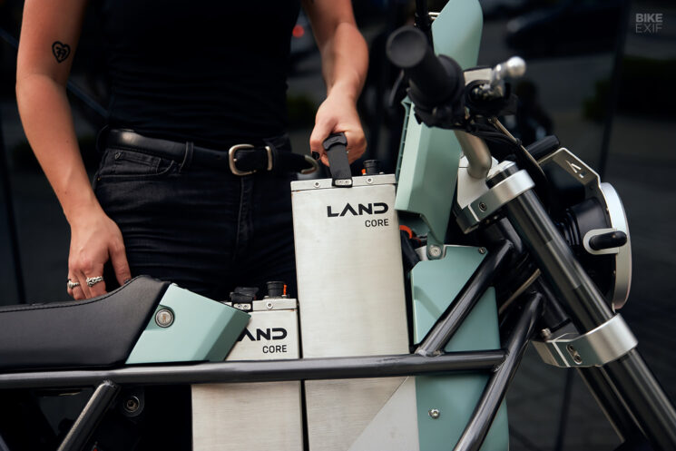 The LAND MOTO District electric motorcycle