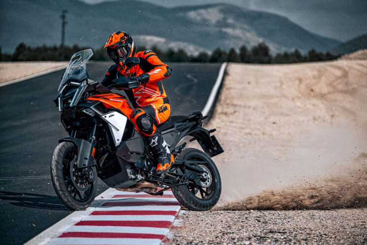 2025 KTM 1390 Super Adventure S EVO