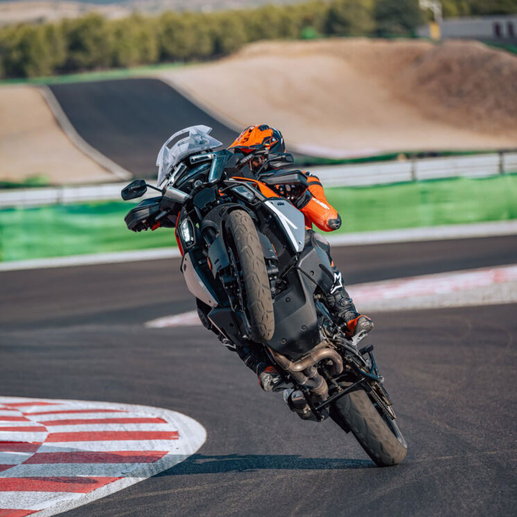 2025 KTM 1390 Super Adventure S EVO