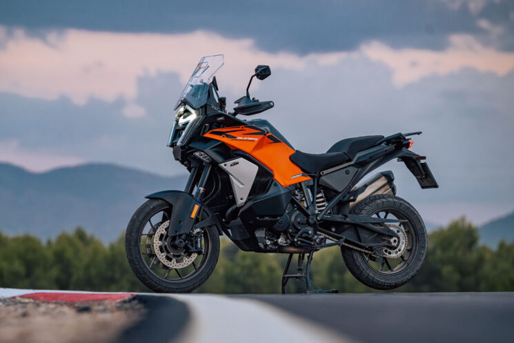 2025 KTM 1390 Super Adventure S EVO