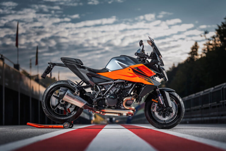 2025 KTM 1390 Super Duke GT